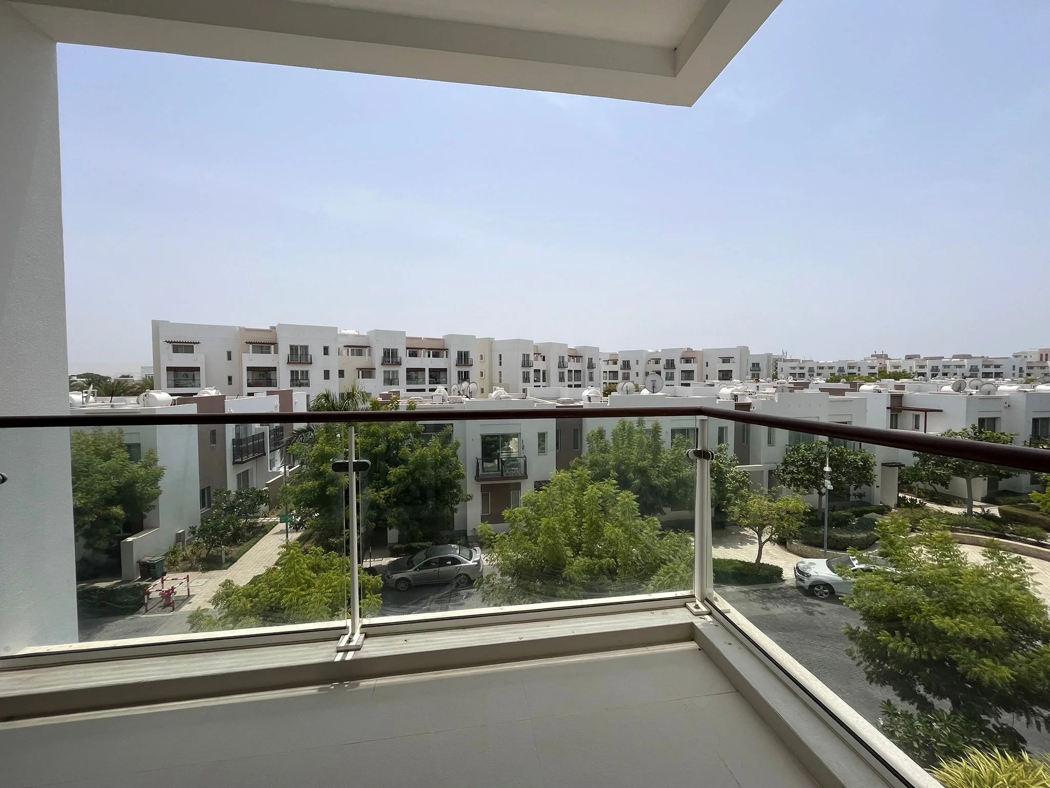 1 BR + Study Room Spacious Apartment for Rent in Al Mouj Vista Real