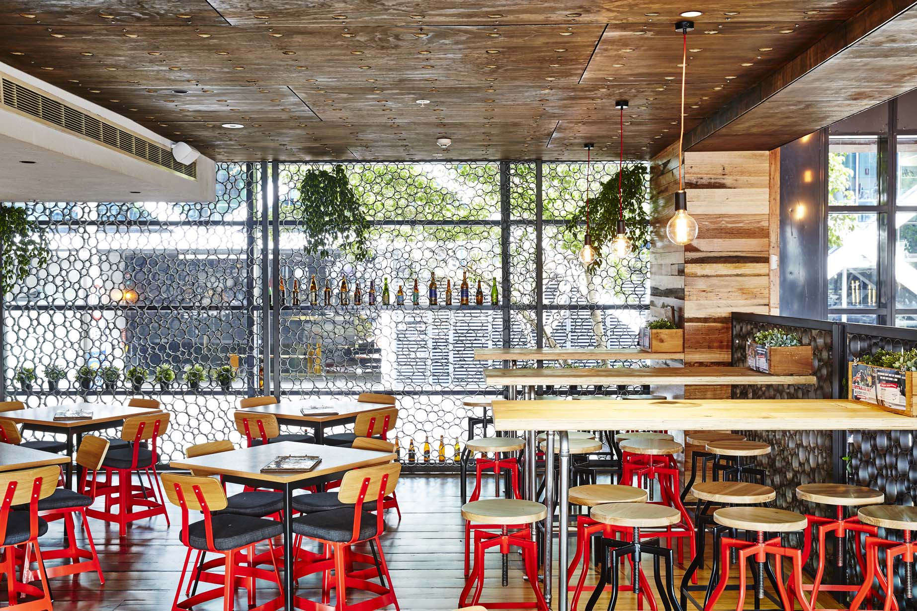 Beer DeLuxe King Street Wharf Visual Builders