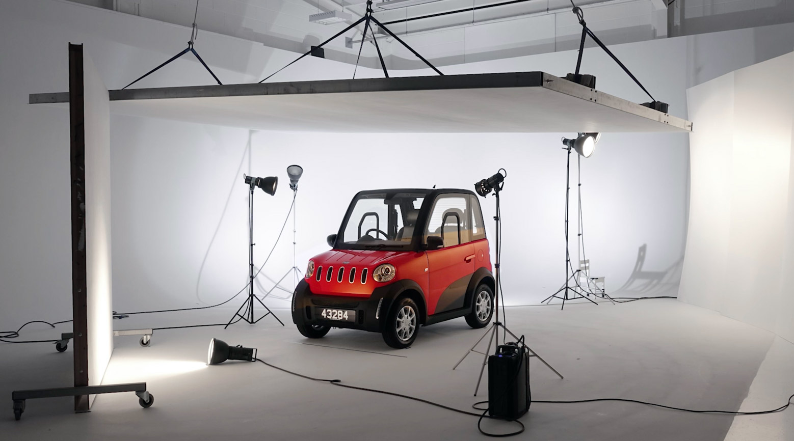 How to light and photograph cars in a studio [+FREE Video]