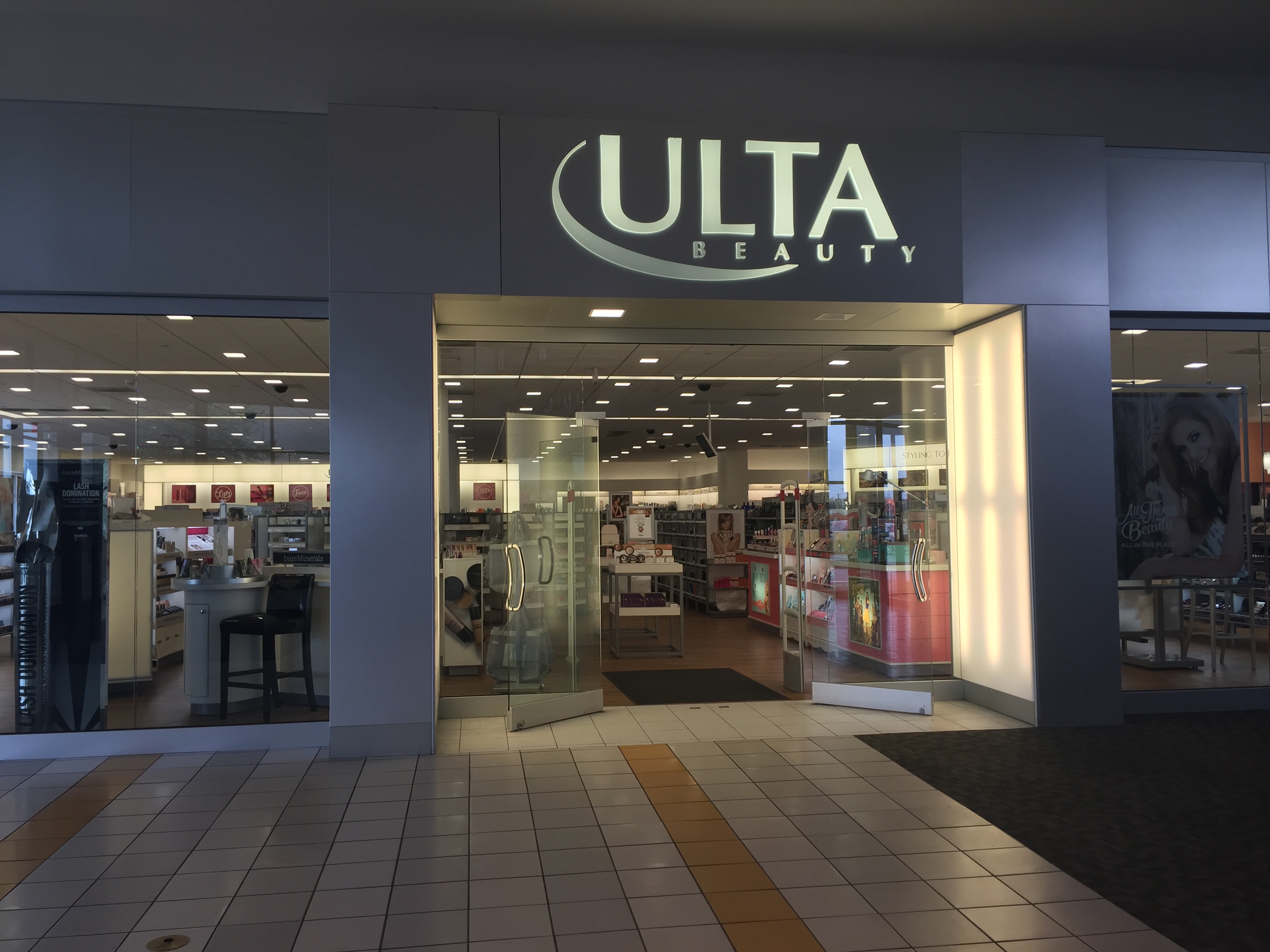 Posted on May 3, 2016 by Fashion Blog