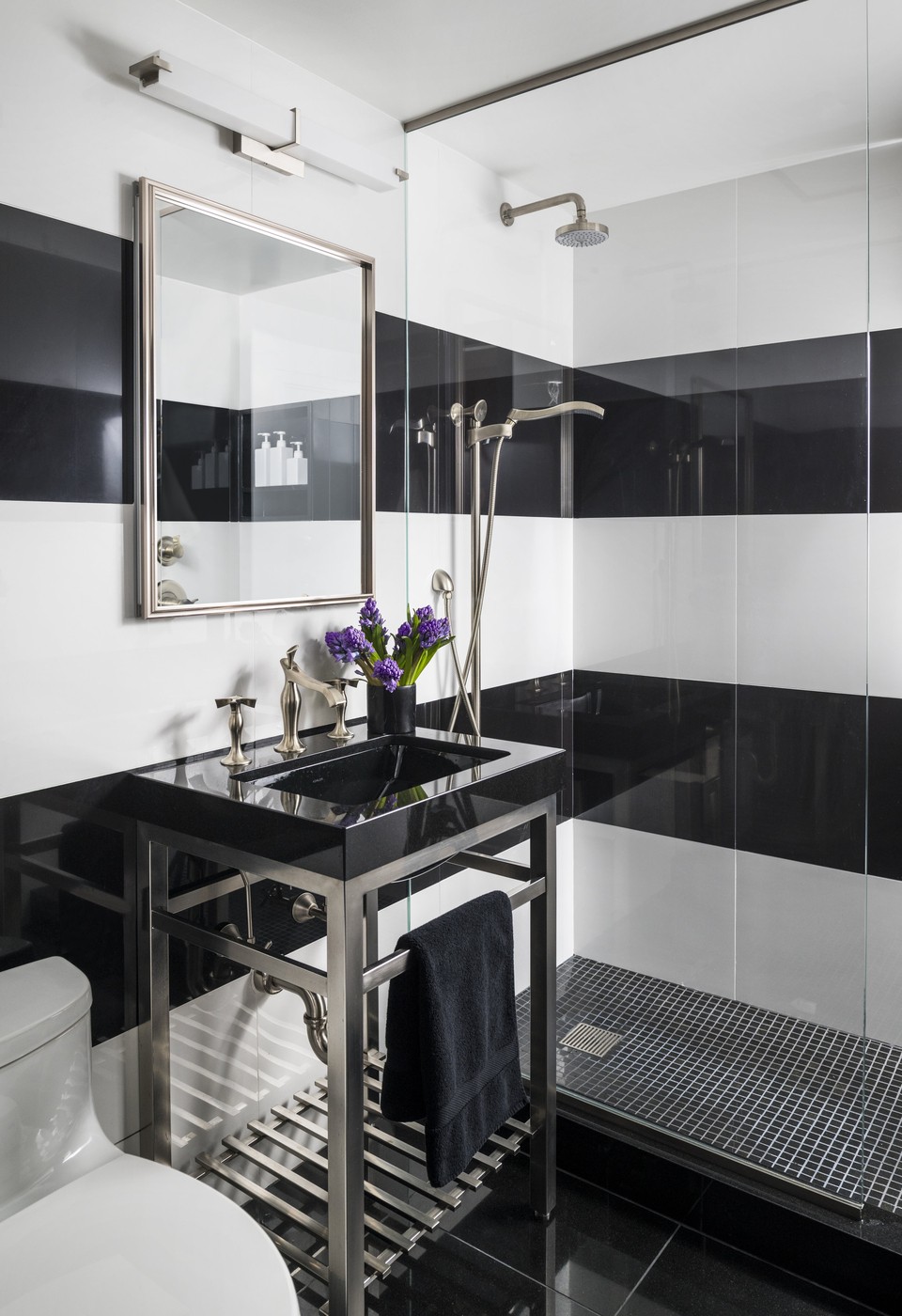 30 Striking Black and White Bathroom Ideas VisualHunt