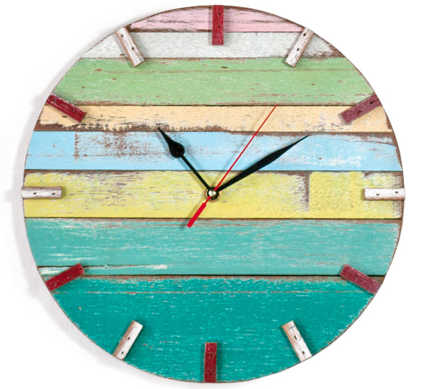 Reclaimed wood retro wall clocks by Bambeco Visuall