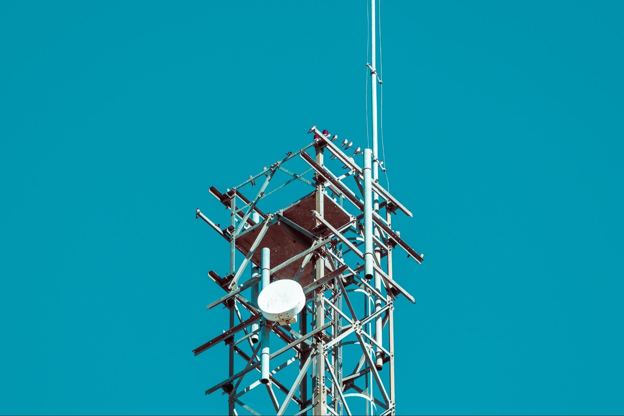 Whose Towers Does Spectrum Mobile Use? Unveiling the Network behind