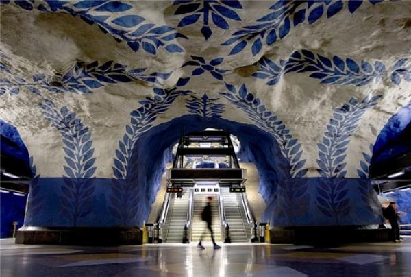 Необычно оформленное метро в Стокгольме