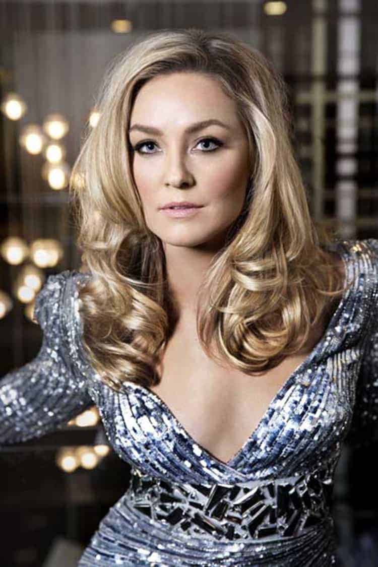 Elizabeth Rohm Viva Magazine