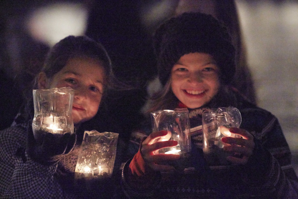 Floating candles Lichterschwimmen Zurich Vivamost!