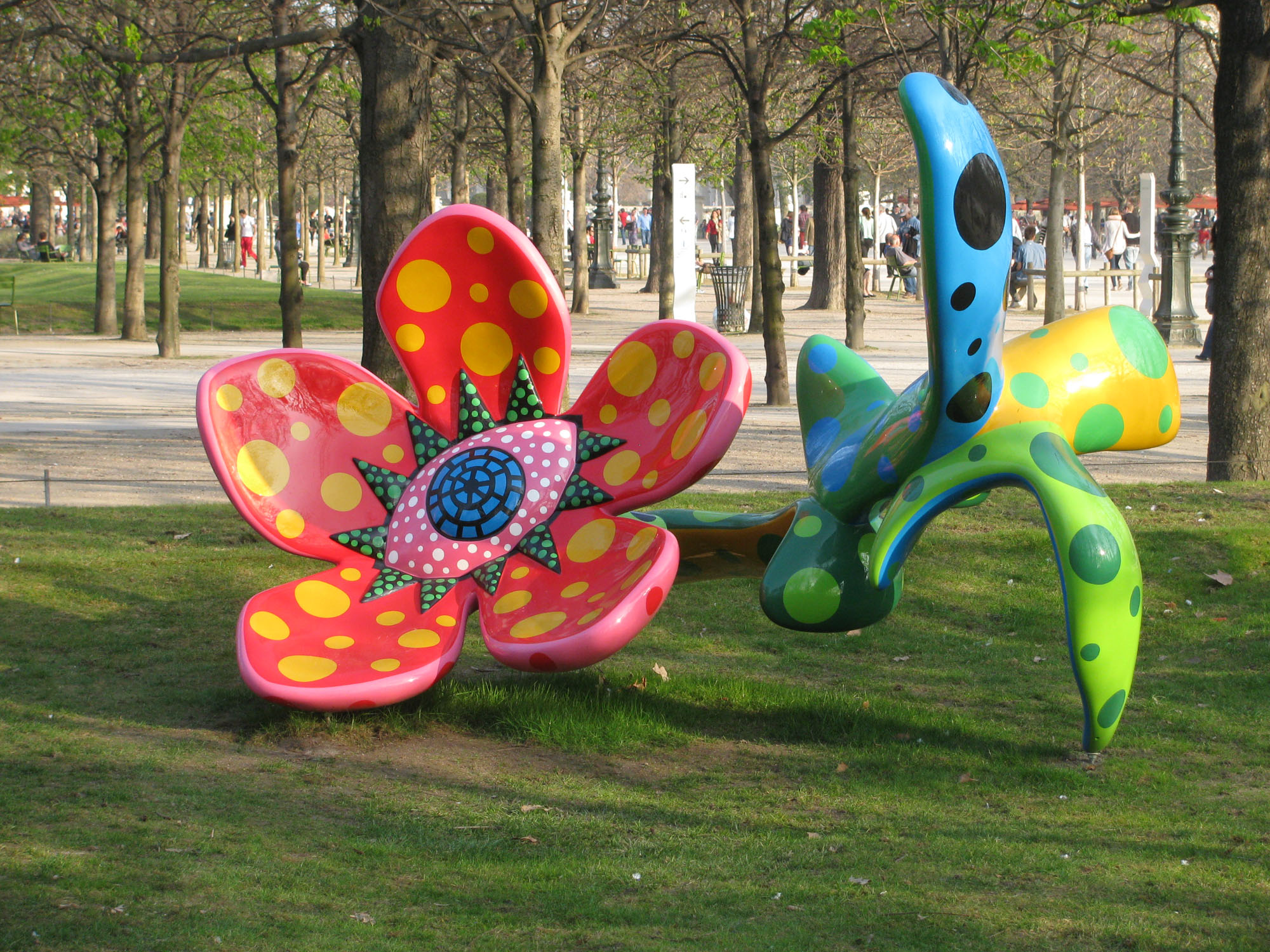 flower sculptures Around and About with Viv