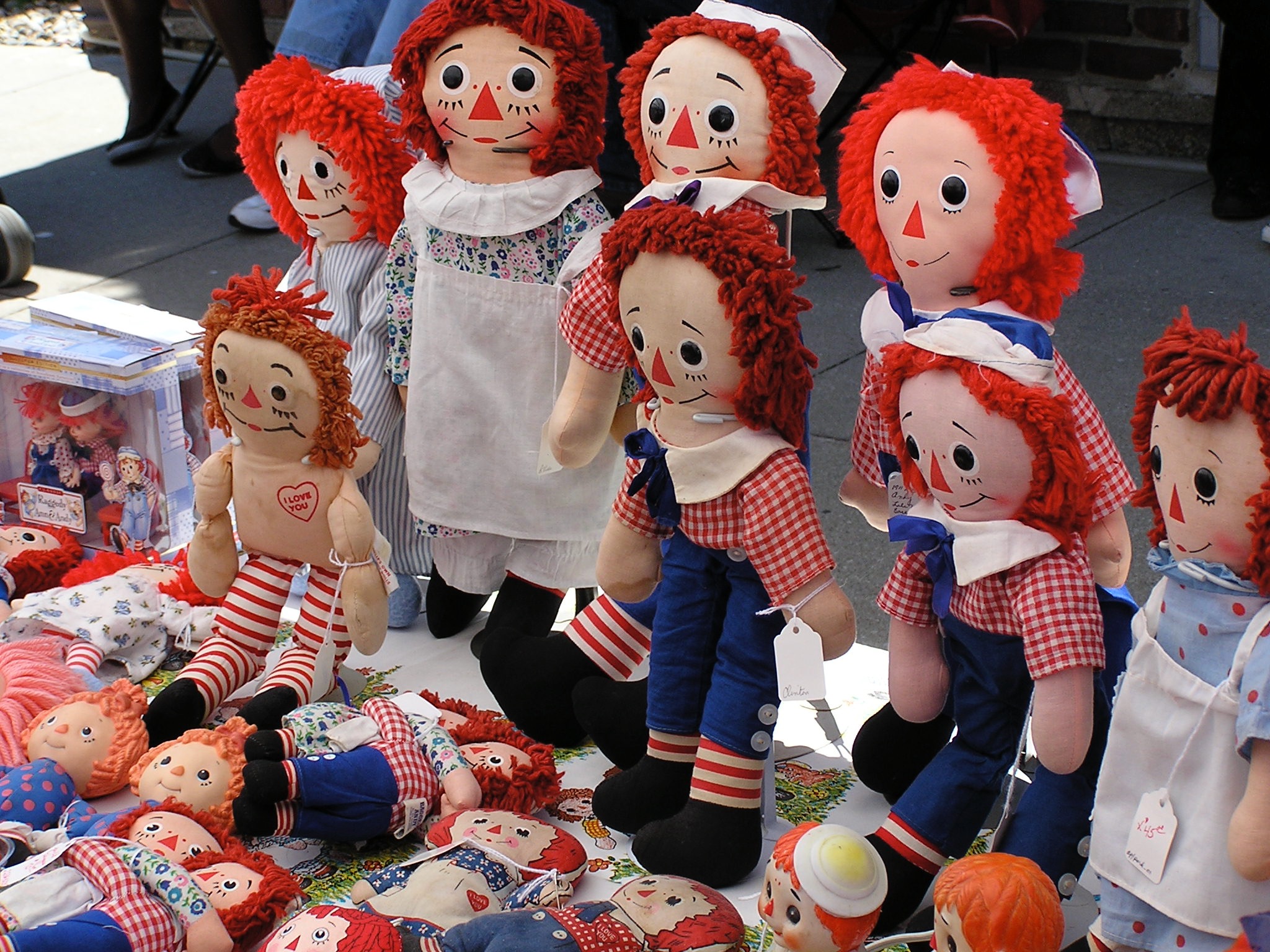Arcola’s History in Murals Raggedy Ann and Raggedy Andy Around and