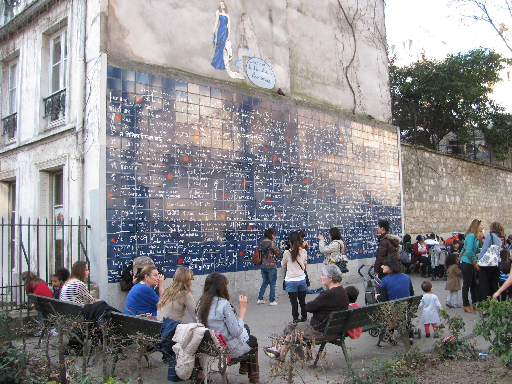 Paris A Wall of Love Toing and Froing in France