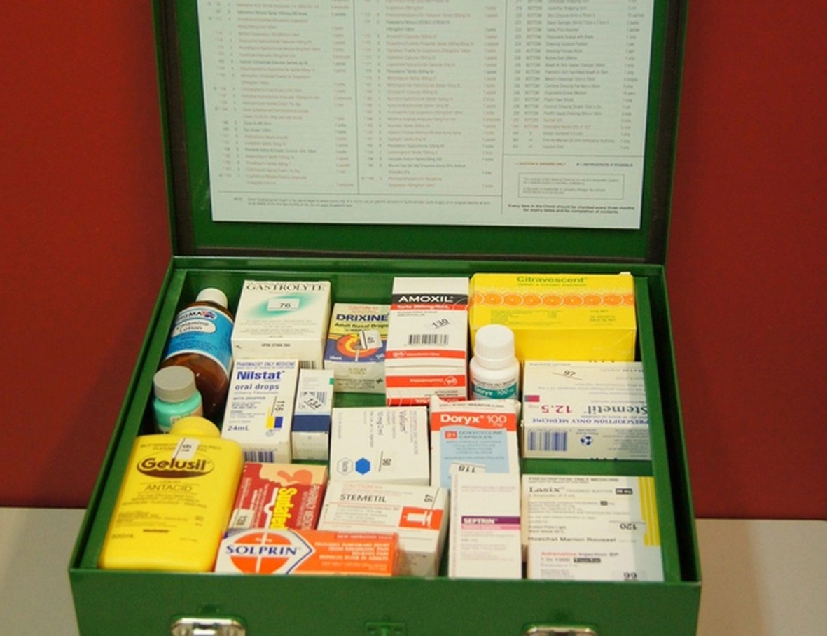 RFDS Outback Medical Kit VKS737 The Australian National 4WD Radio