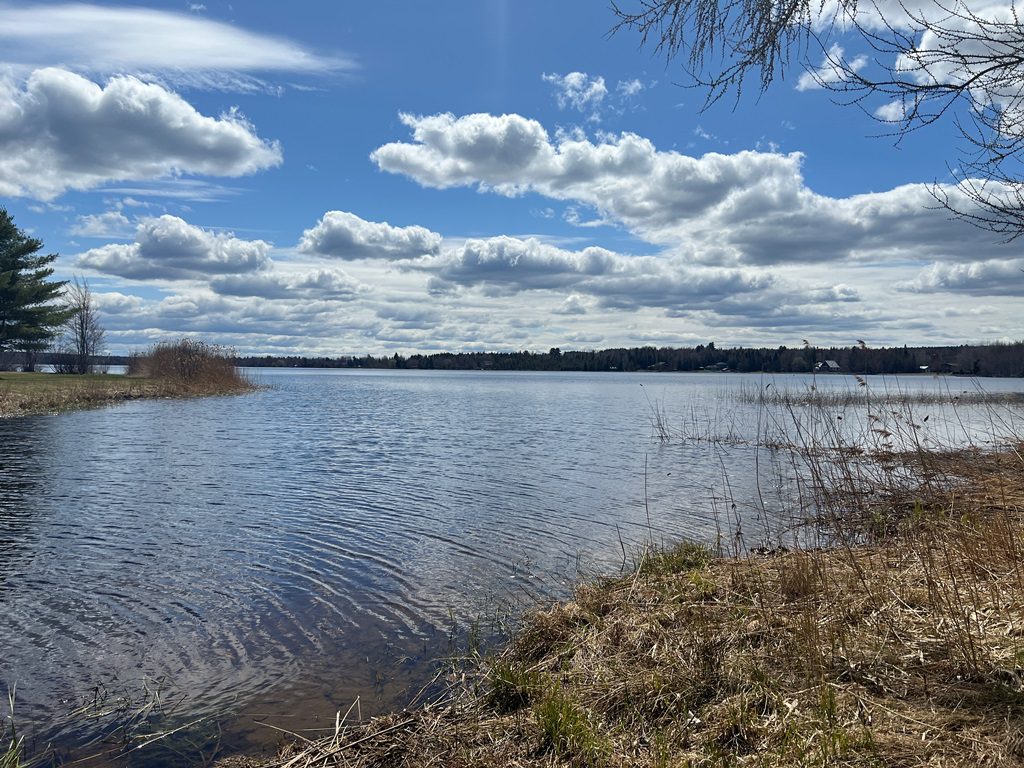*PRIX RÉVISÉ* Lac Aylmer, BeaulacGarthby. Immense terrain vacant de 3.
