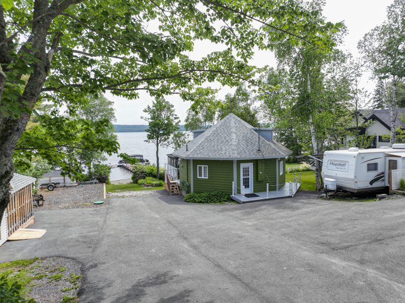 * PRIX RÉVISÉ * Grand Lac StFrançois, StJosephdeColeraine. Joli