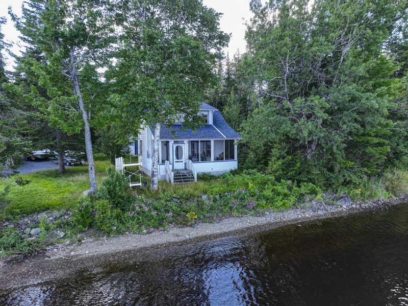 Lac Aylmer, BeaulacGarthby. Chalet rustique 3 saisons