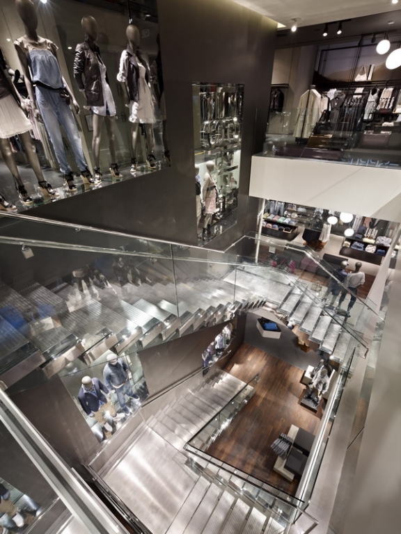 Esprit, New York Visual Merchandising and Store Design
