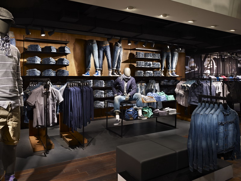 Esprit, New York Visual Merchandising and Store Design
