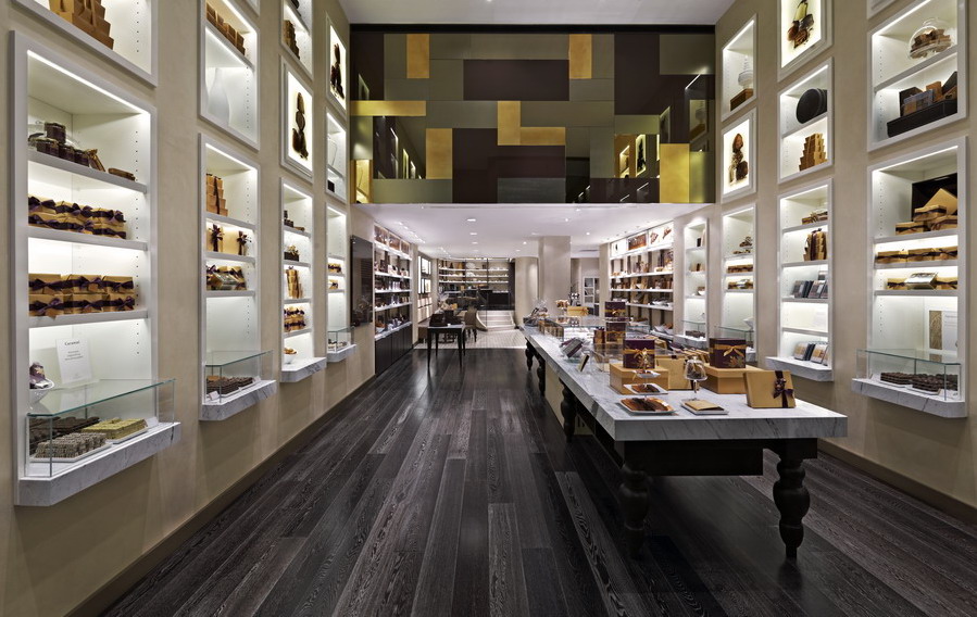 Godiva, Istanbul, Turkey Visual Merchandising and Store Design