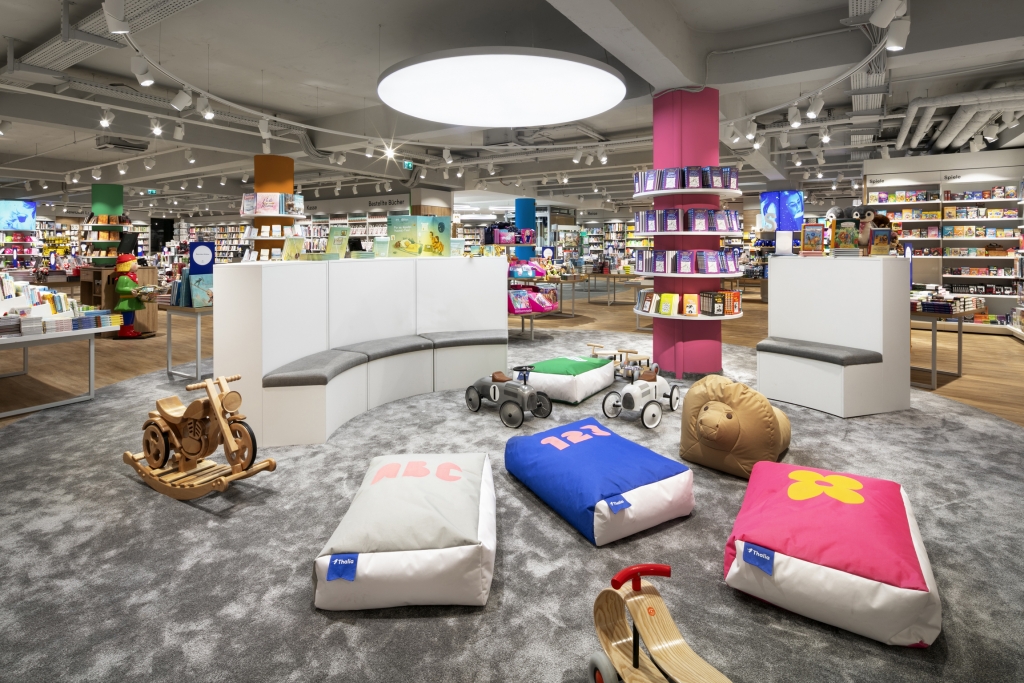 Design Detail Thalia Bookstore, Hagen, Germany Visual Merchandising