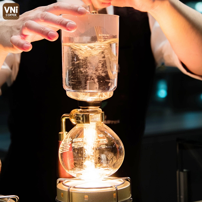 Siphon Coffee Brewing Differences between Japanese vs. American styles