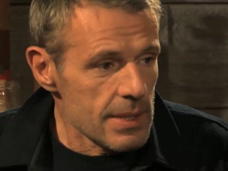 VIDEO Lambert Wilson en public, son père était très dur avec lui Voici