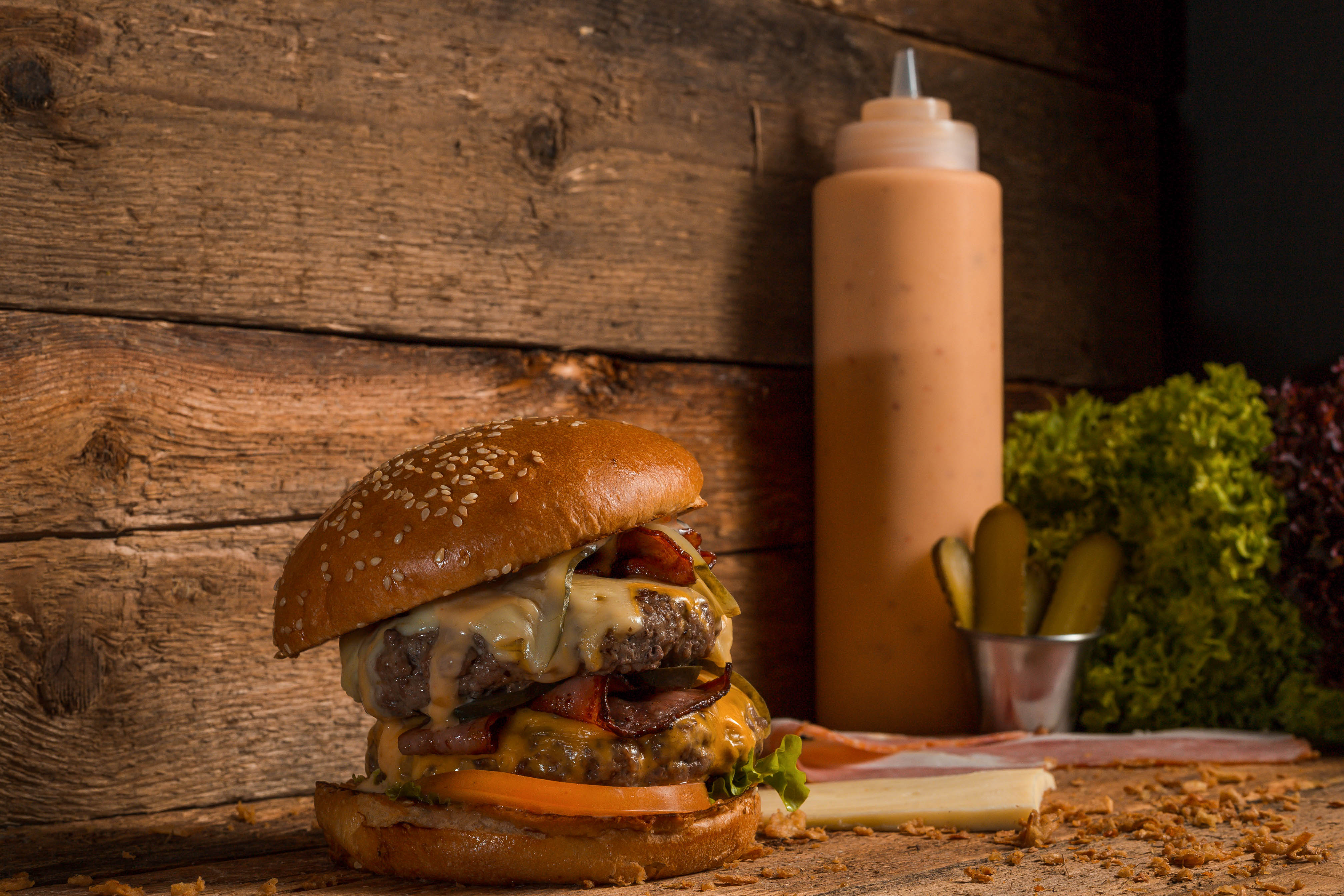 Urban Burger Ήρθε στον Βόλο για να μας μάθει τι θα πει burger! (ΦΩΤΟ