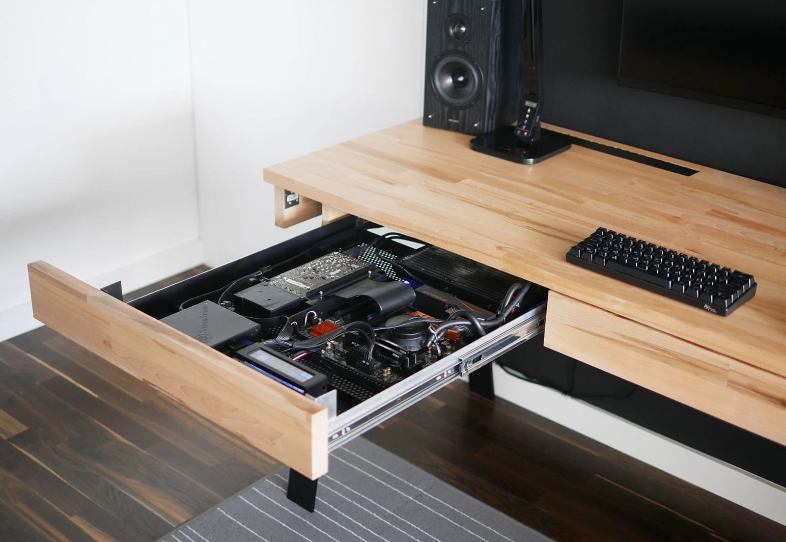 Desk PC Cases Where to Buy Them and How to Build Them Voltcave