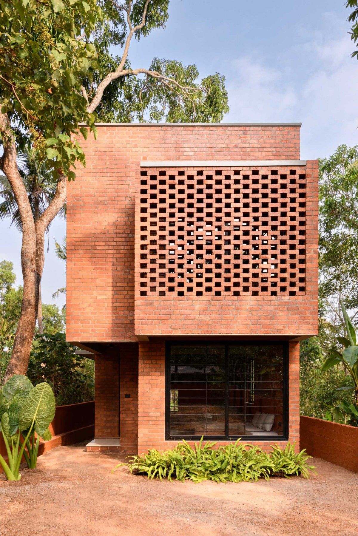 Narrow Brick House by Srijit Srinivas Architects