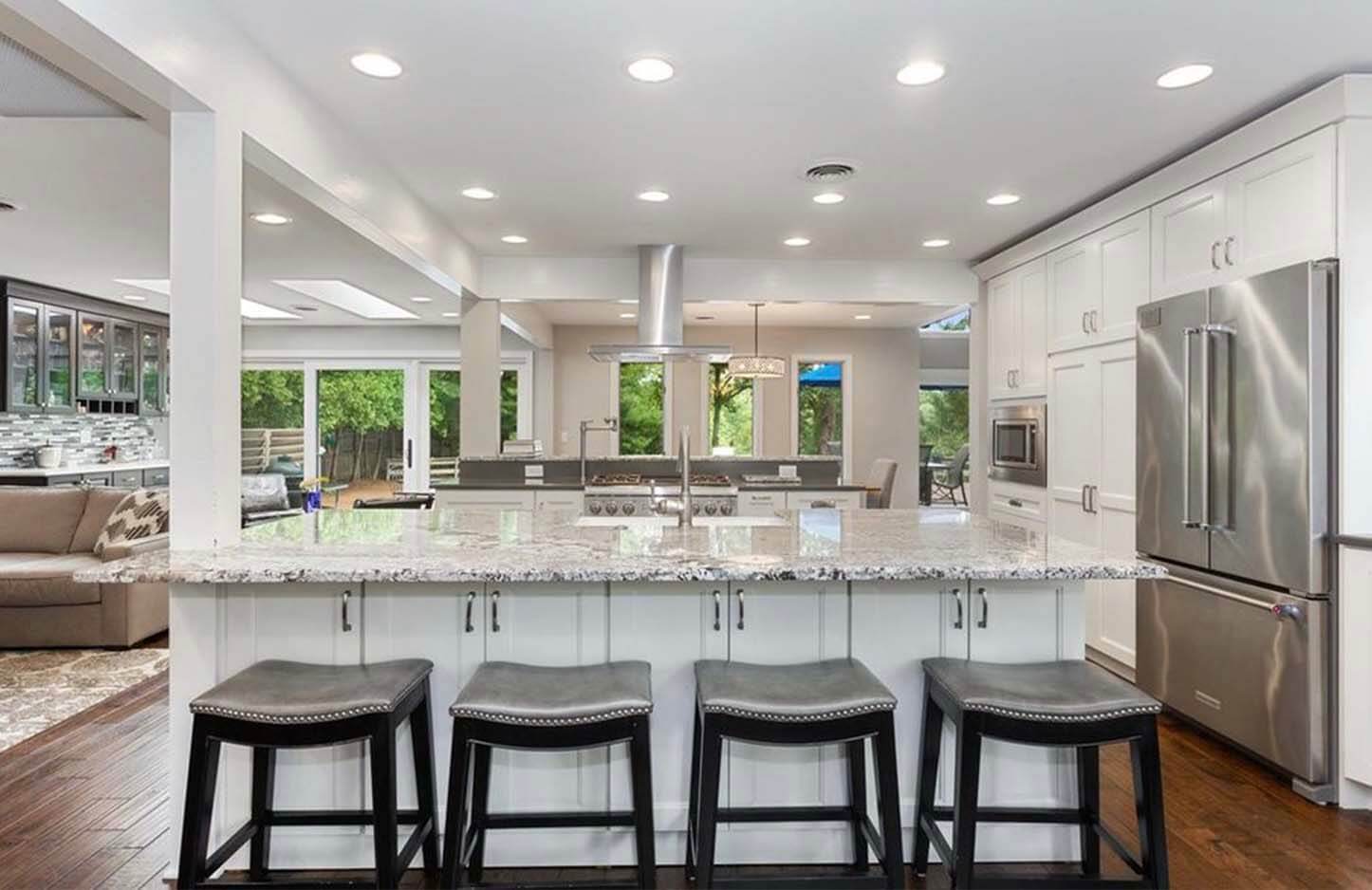 Large Kitchen Islands That Look Like Furniture Things In The Kitchen