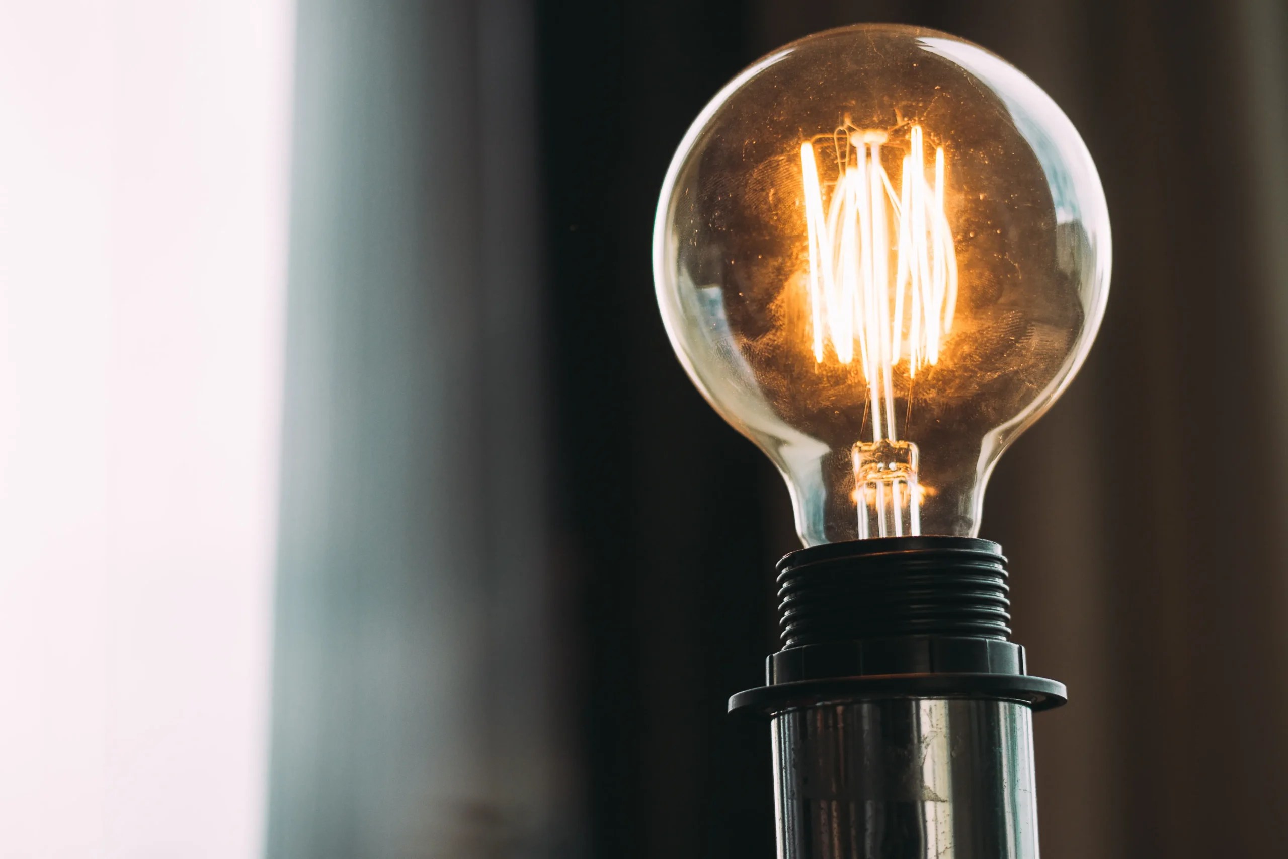 How Do Incandescent Lights Work What Is An Incandescent Light Bulb,