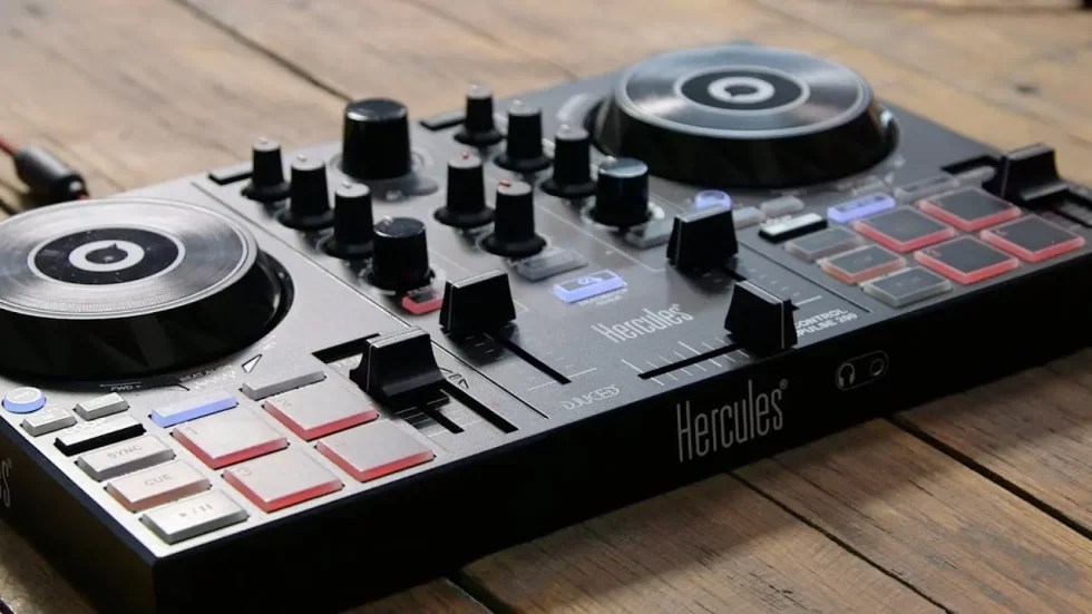Pioneer DDJ 200 vs Hercules DJControl Inpulse 200 ¿Cuál elegir?