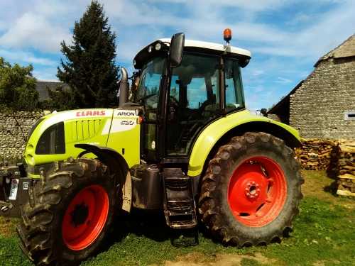 Location Tracteur agricole CLAAS 120 cv 1752 vues