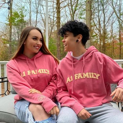 Julia Raleigh Wiki, Age, Height, Boyfriend, Career, Net Worth