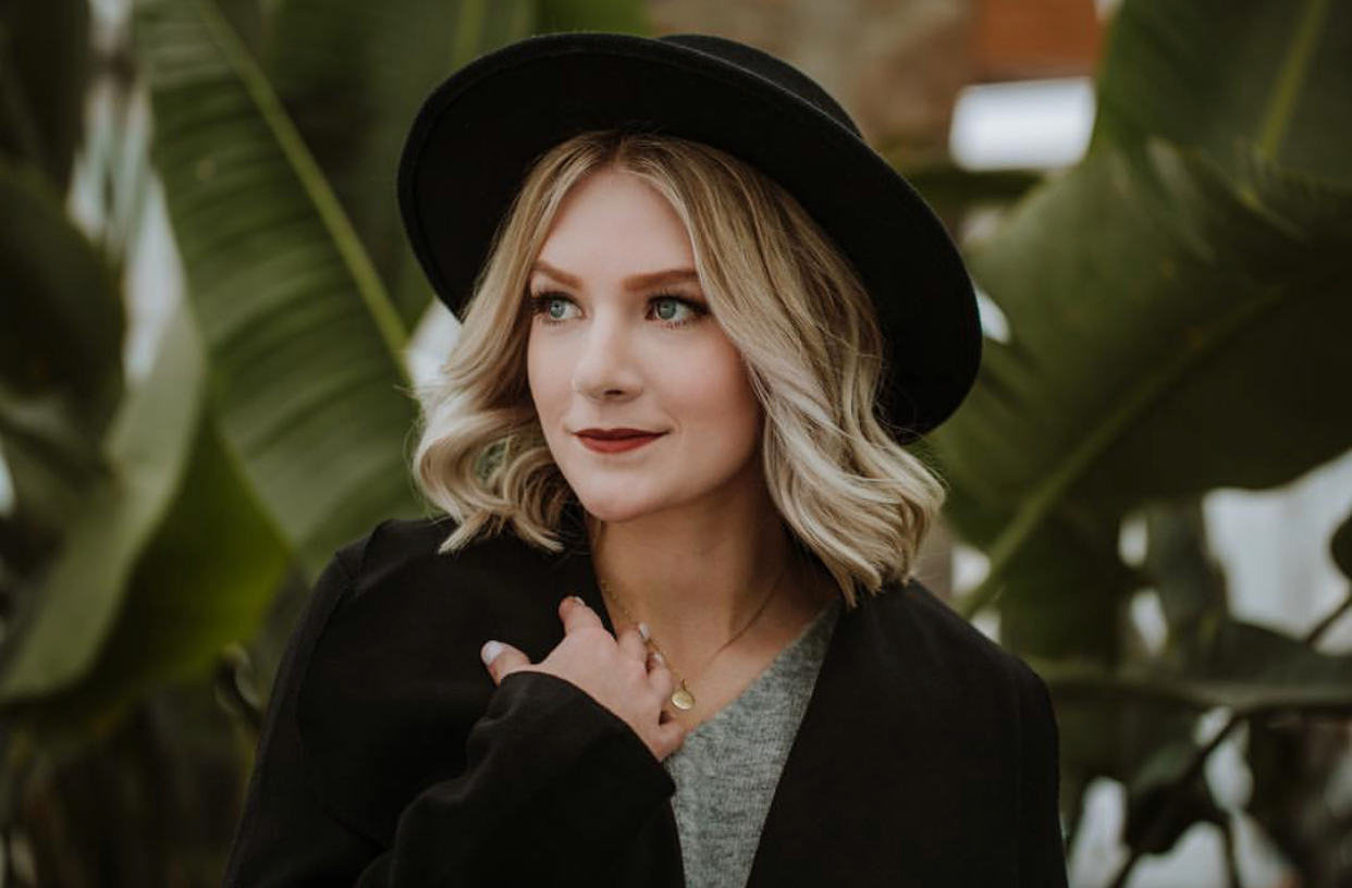 Meet Jennifer Knowlton of Makeup By Jennifer K in Naperville Voyage