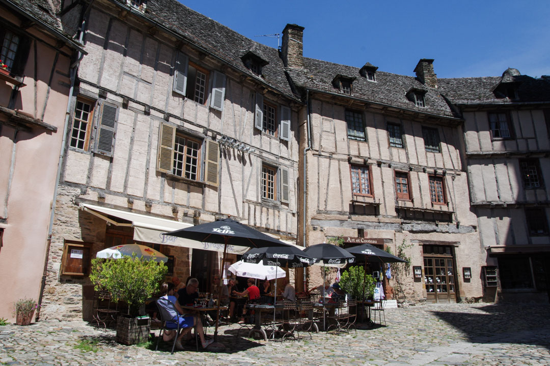 Que voir à Conques ? Voyager en photos blog voyage