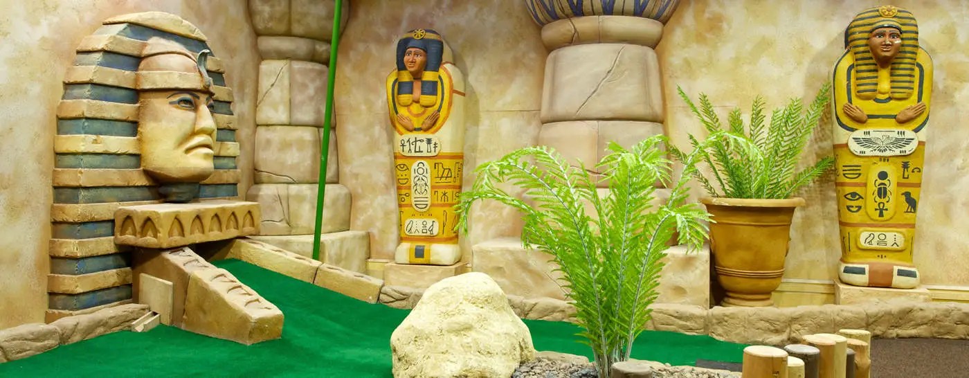 8 CRAZIEST Edinburgh Mini Golf Courses Voyaging Herbivore