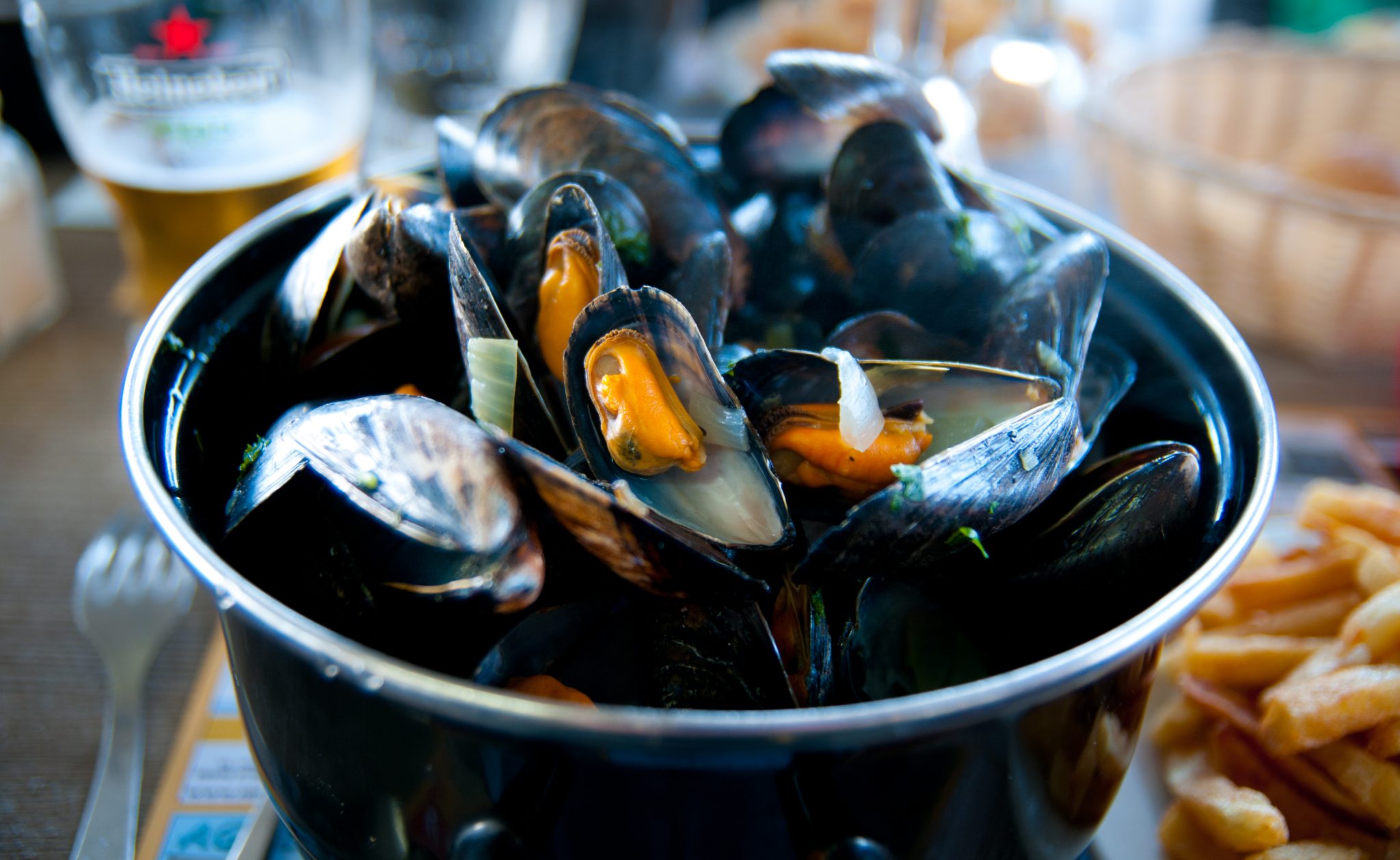 Moules au vin blanc : recette de Moules au vin blanc Marmiton