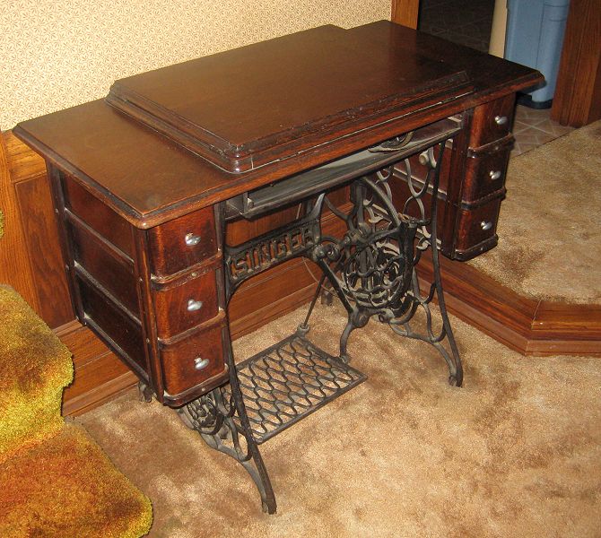 Old Singer Sewing Machine online information
