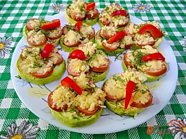 Кабачки с сосисками и колбасным сыром в микроволновке 1