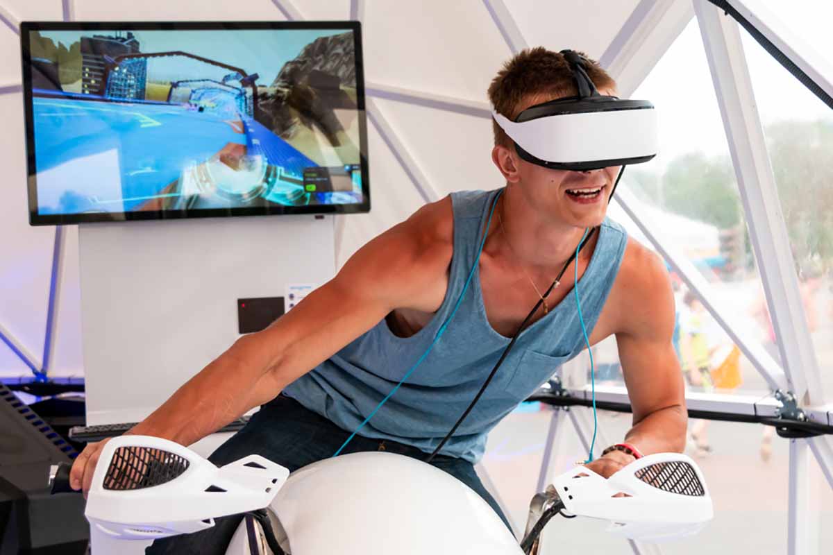 Racing Games in Virtual Reality