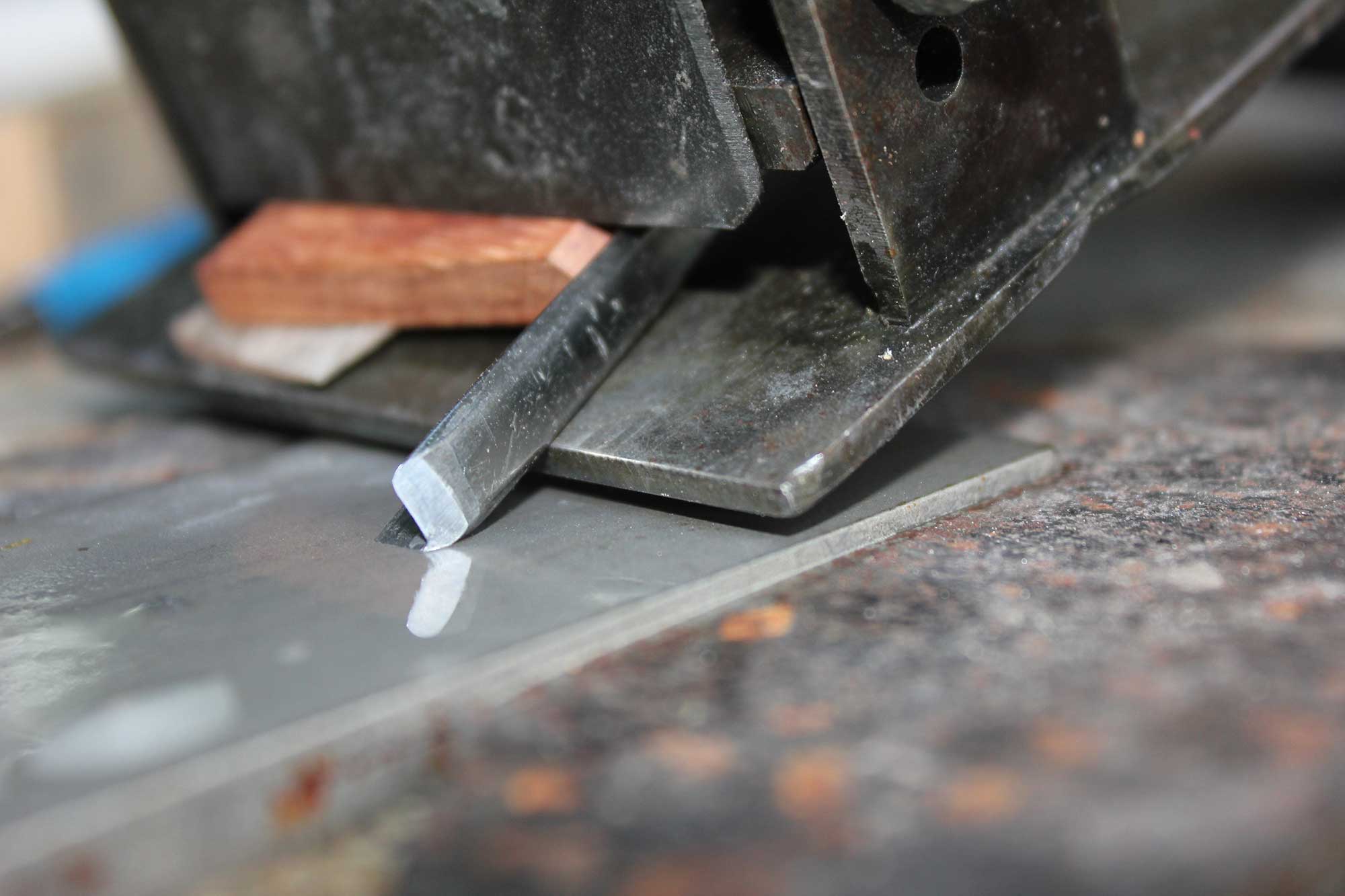 VIDEO How To Sharpen Carving Chisels And A 90 Degree Corner Chisel.