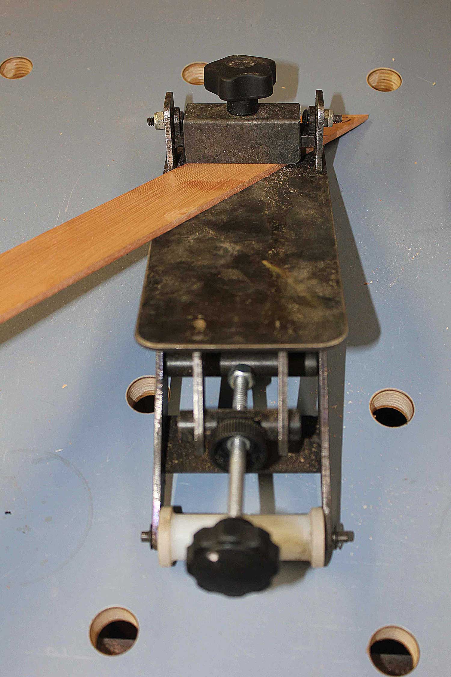 Skew Chisel Sharpening This Jig Can Hold A Wide Angled Blade