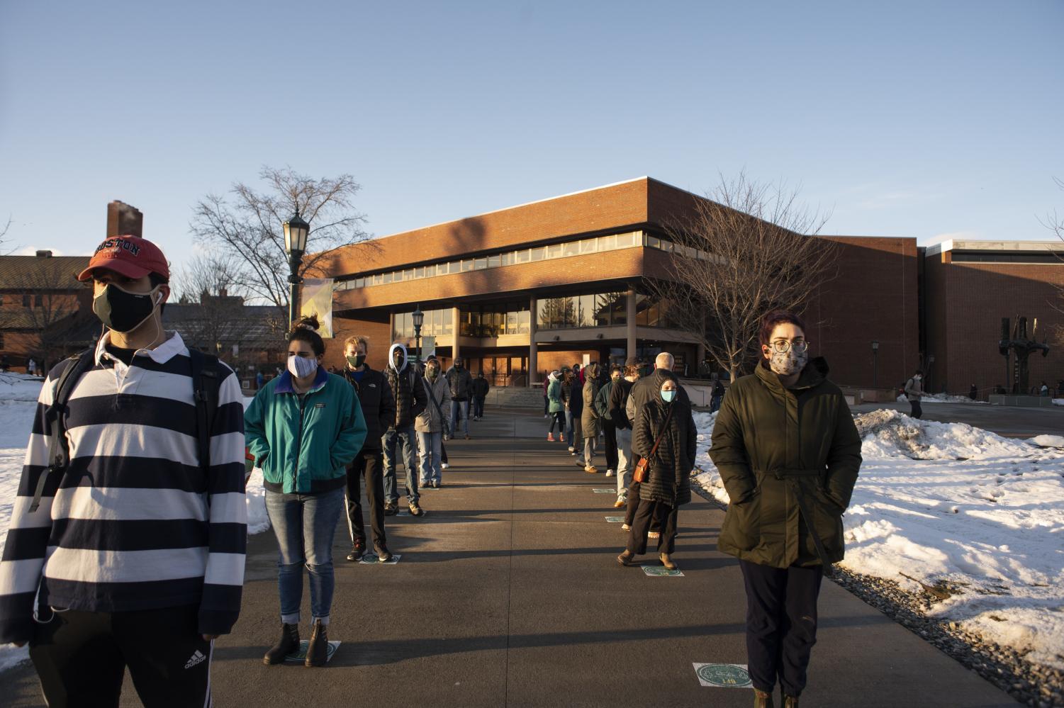 BREAKING UVM’s mask mandate still in place, despite relaxed government