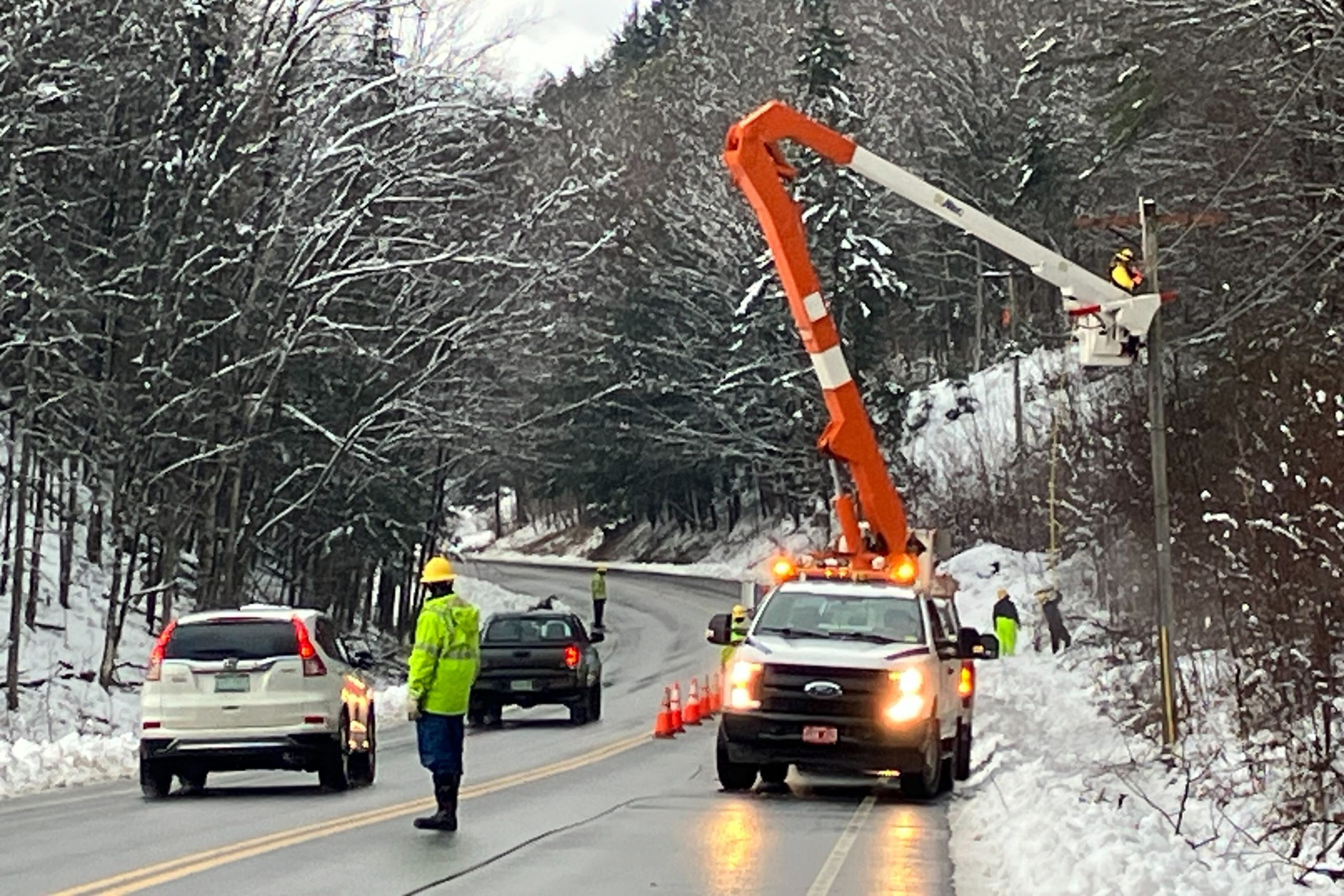 More than 30,000 Vermonters lose power after heavy snowfall VTDigger