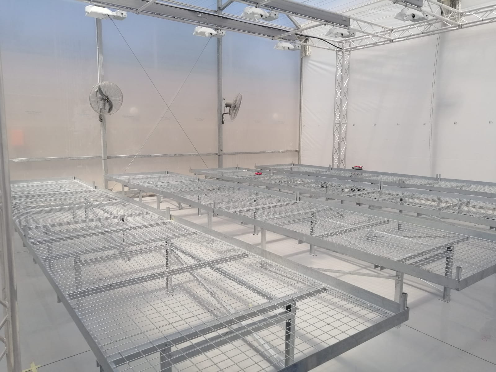 Stationary & rolling bench system Vusa Truss