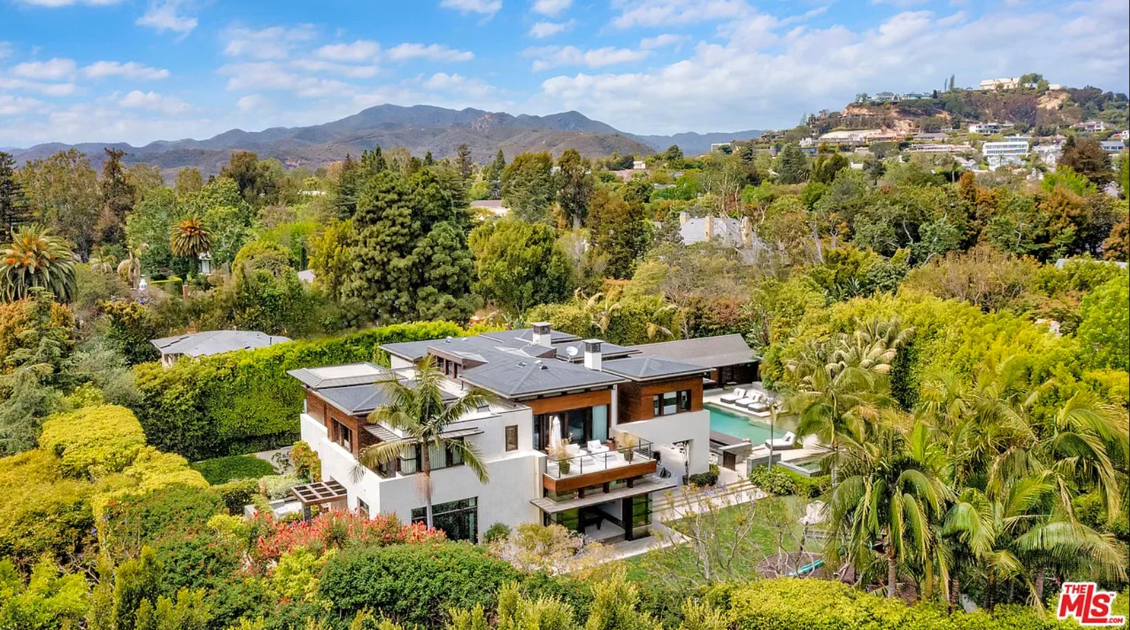 Matt Damon Finally Sells Tropical Pacific Palisades Mansion After