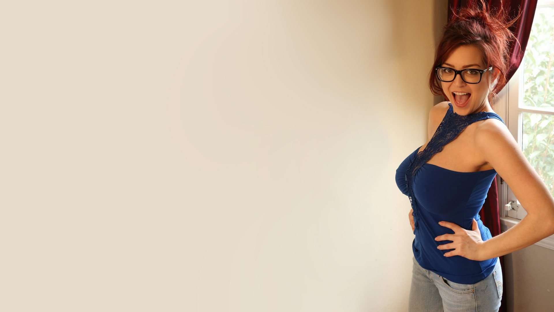 Tessa Fowler, model, redhead, hands on hips, big boobs, hazel eyes