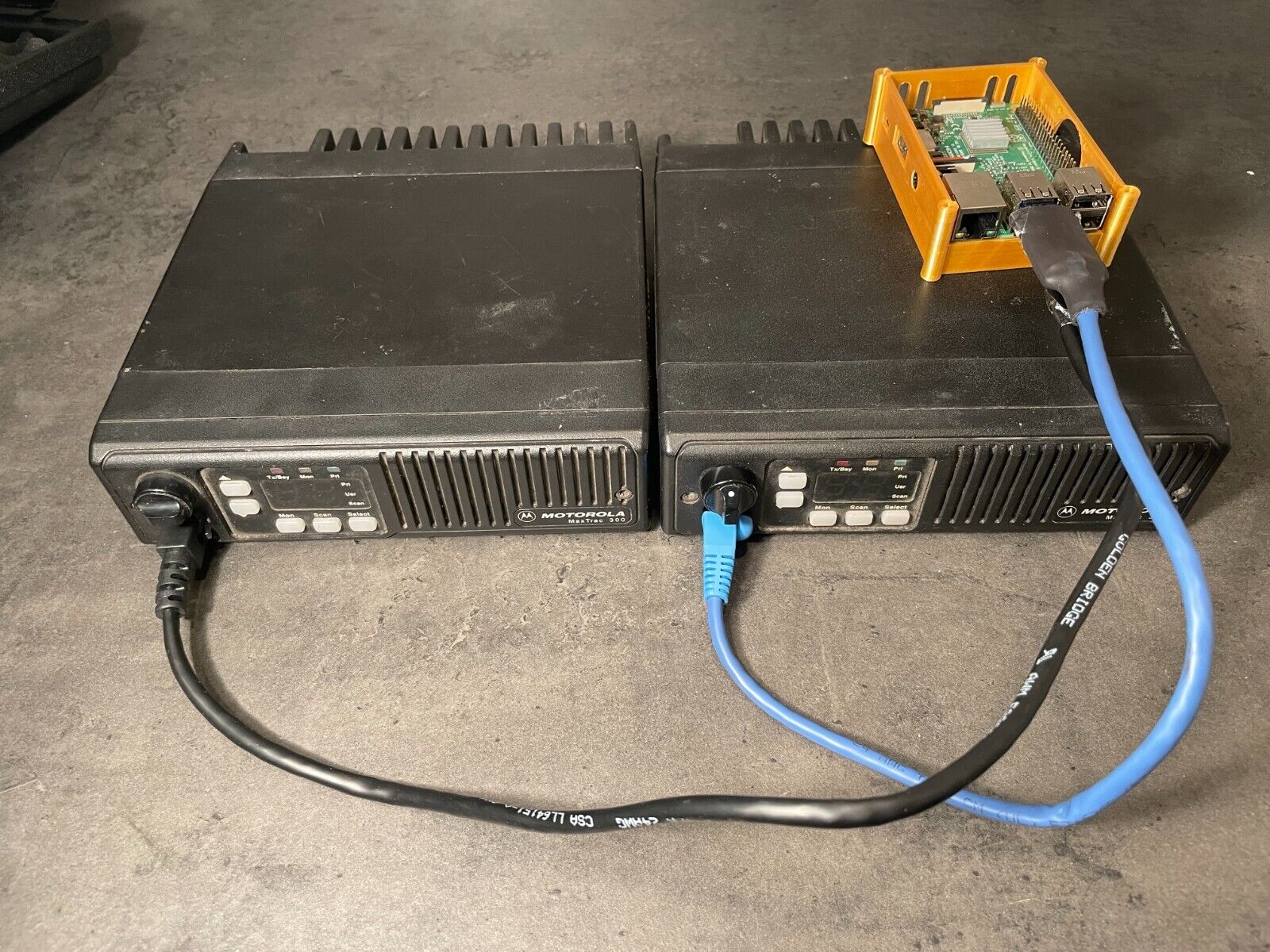 Motorola MAXTRAC VHF Full Duplex Repeater