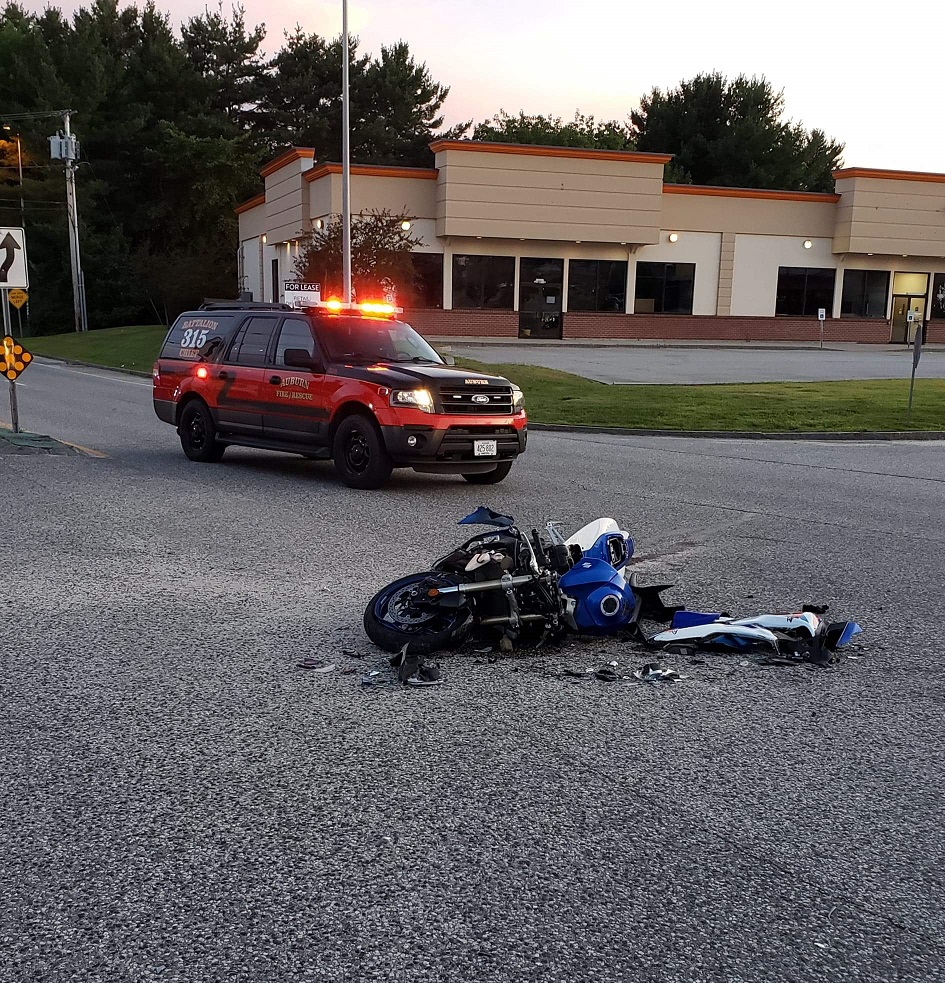 Auburn man, 37, injured in carmotorcycle accident