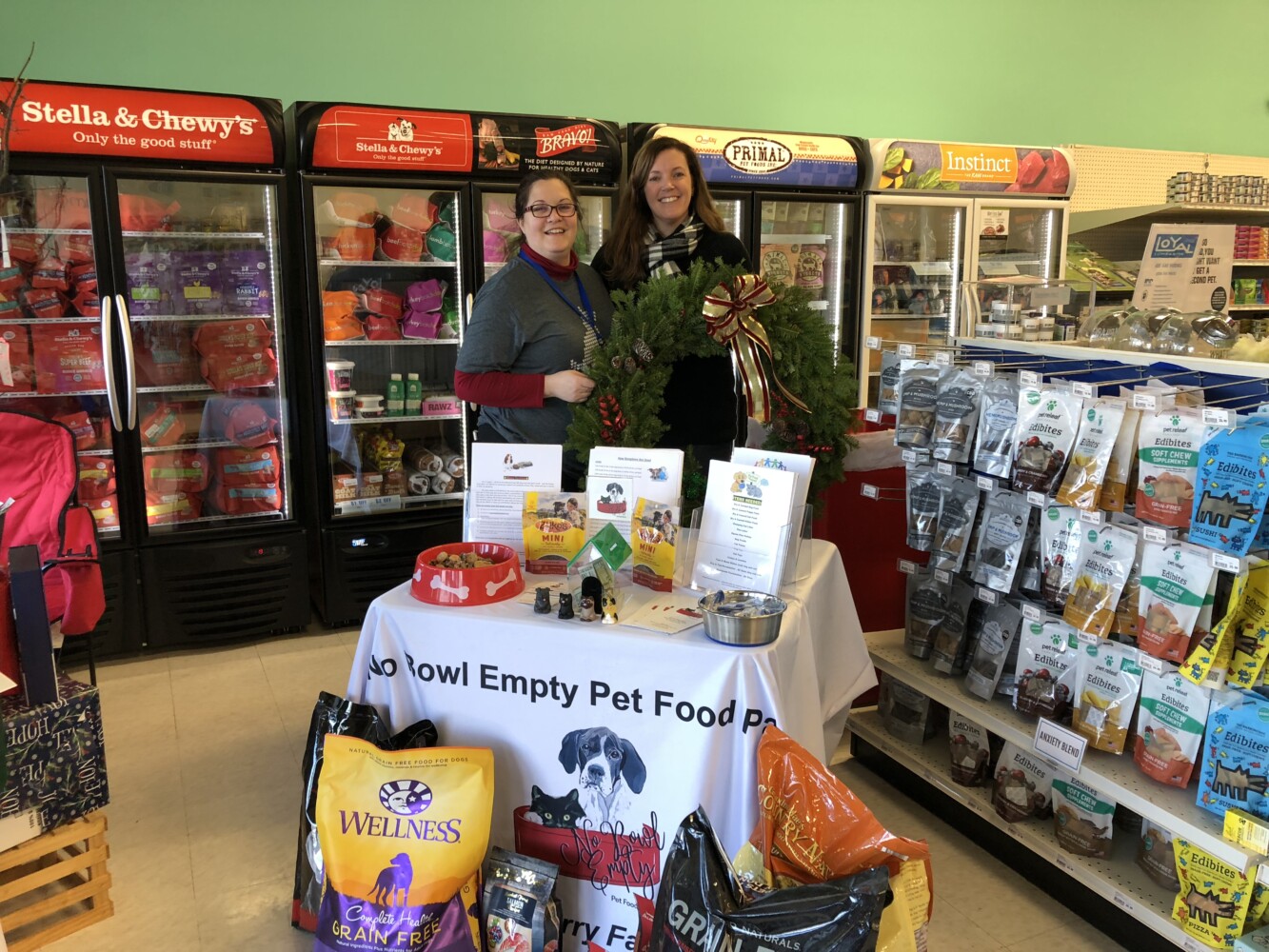 Loyal Companion hosts No Bowl Empty fundraiser