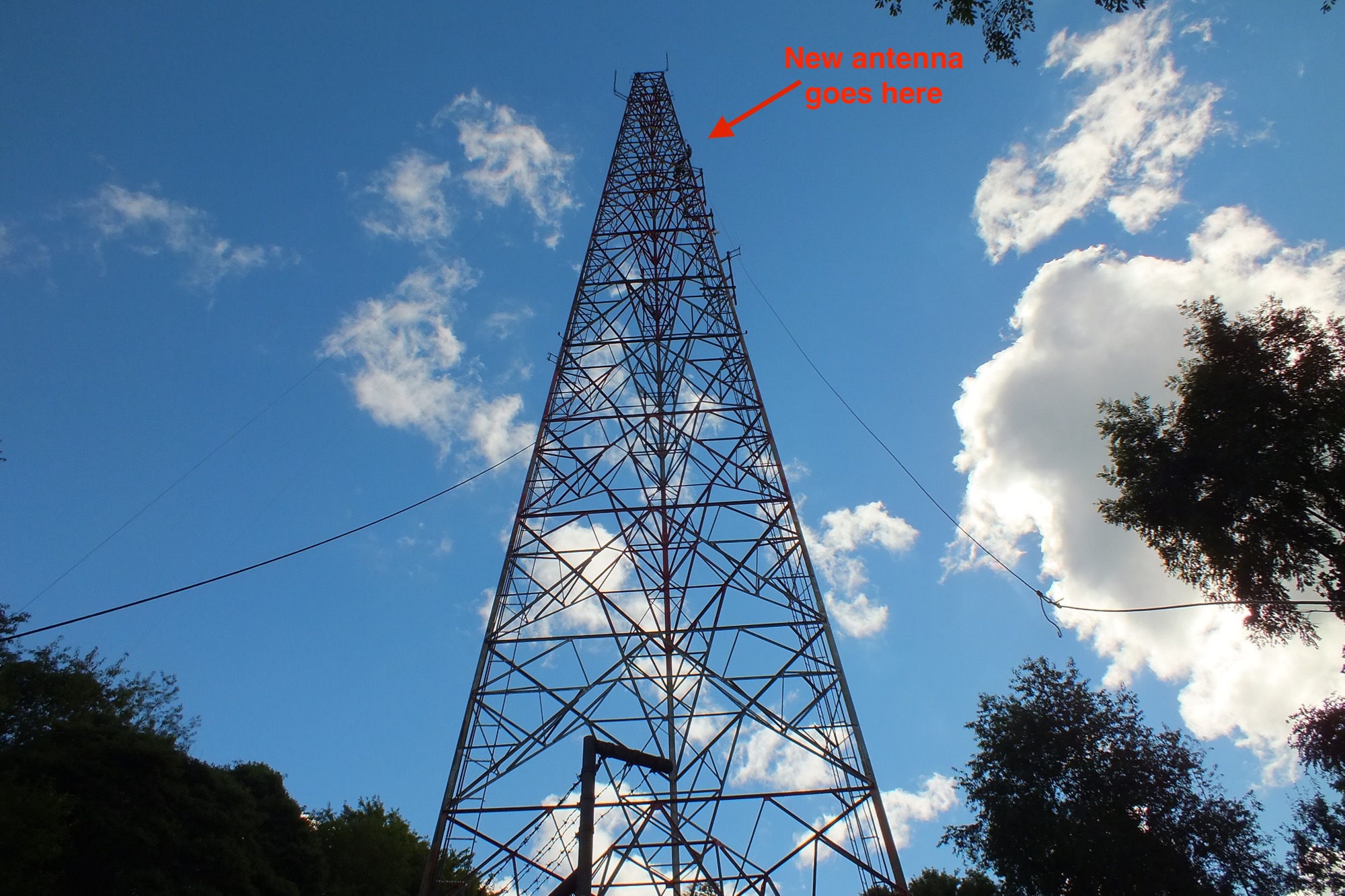 New Antennas Installed on SARA VHF and UHF Repeaters « Silvercreek