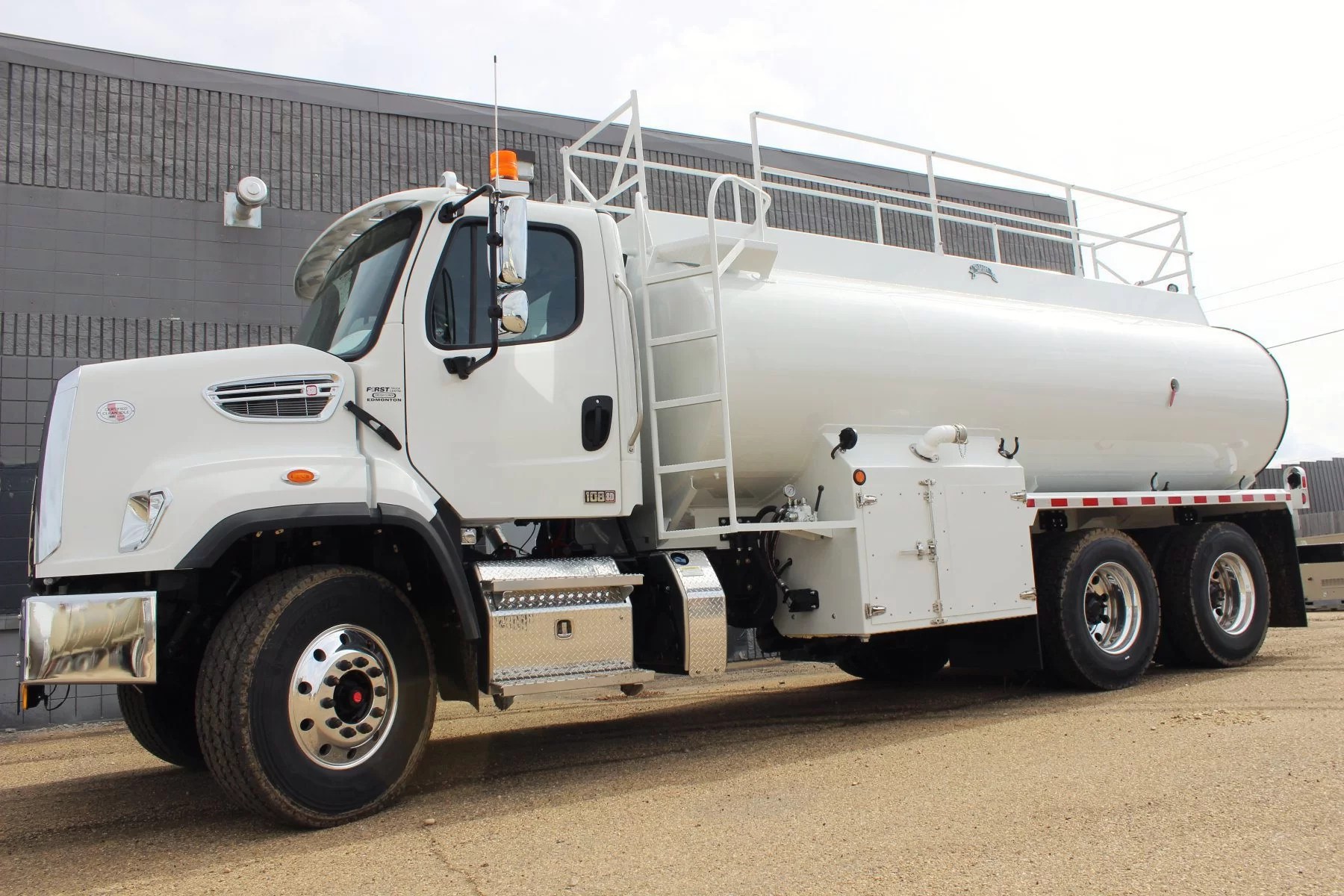 POTABLE WATER TRUCKS FOR SALE Wabash Mfg. Inc.